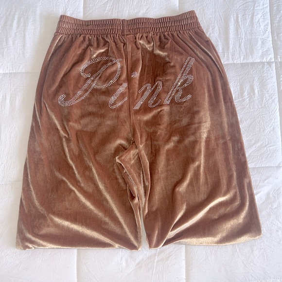 Velour Set - Picture 8 of 8